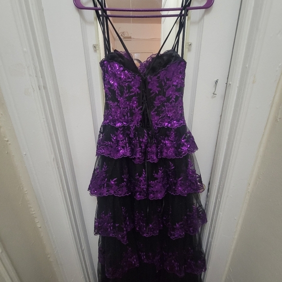 Tiered Maxi Dress. 4  NWOT Dark Romantic Prom Event Gala Formal - Picture 6 of 9